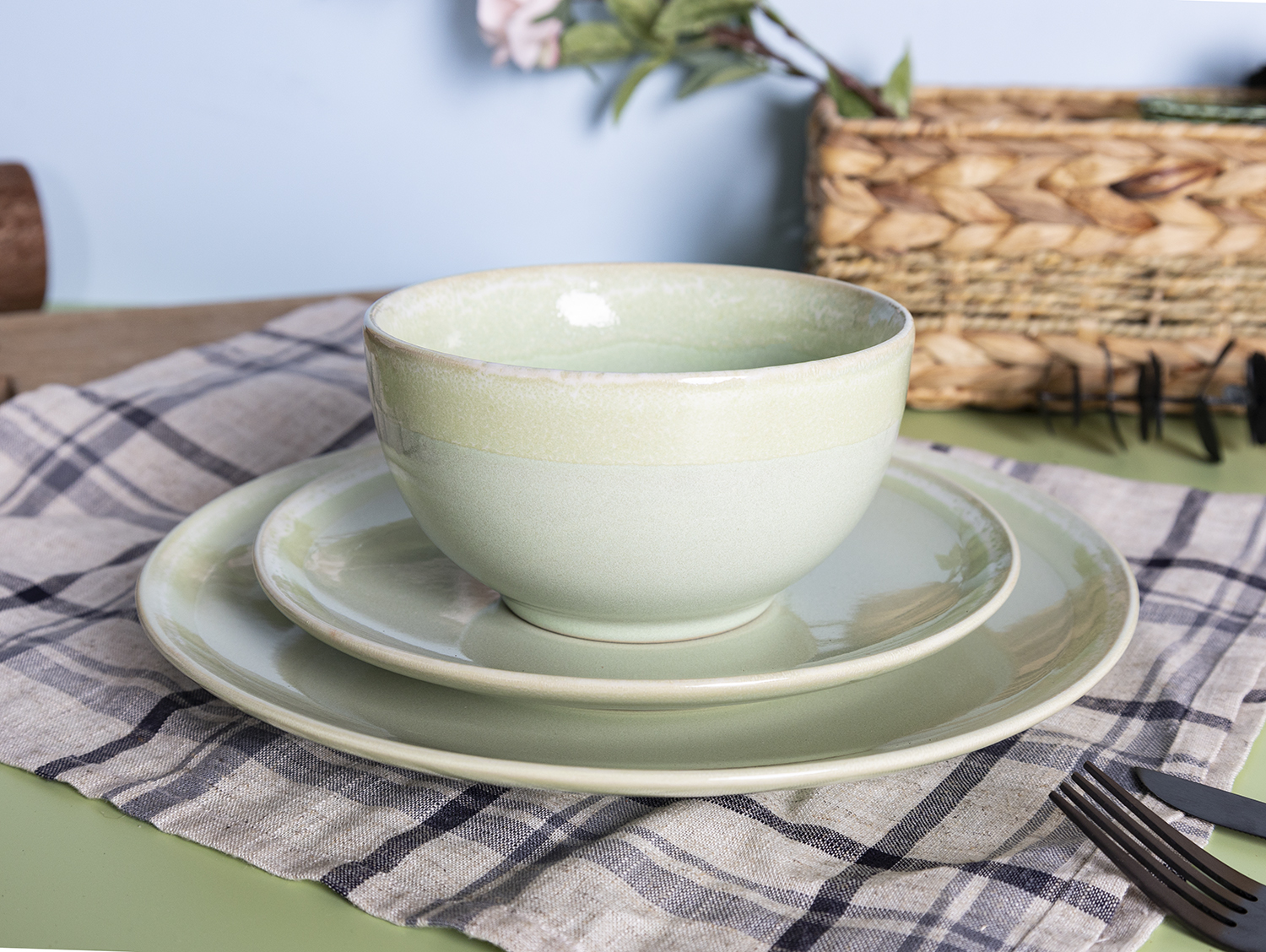 CHANGSHA HAPPY GO  Nature-Inspired Color Block Reactive Glaze Stoneware Dinnerware Set – Earthy Modern Tones Blending Sage |Dopamine Series Ceramics  |happygodinnerware.com