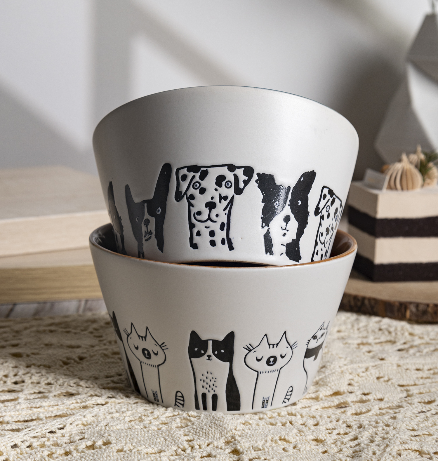 CHANGSHA HAPPY GO Cartoon Cat & Dog Print Ceramic Mug and Bowl Set – Stackable Coffee Cups with Gift Packaging for Pet Lovers|happygodinnerware.com