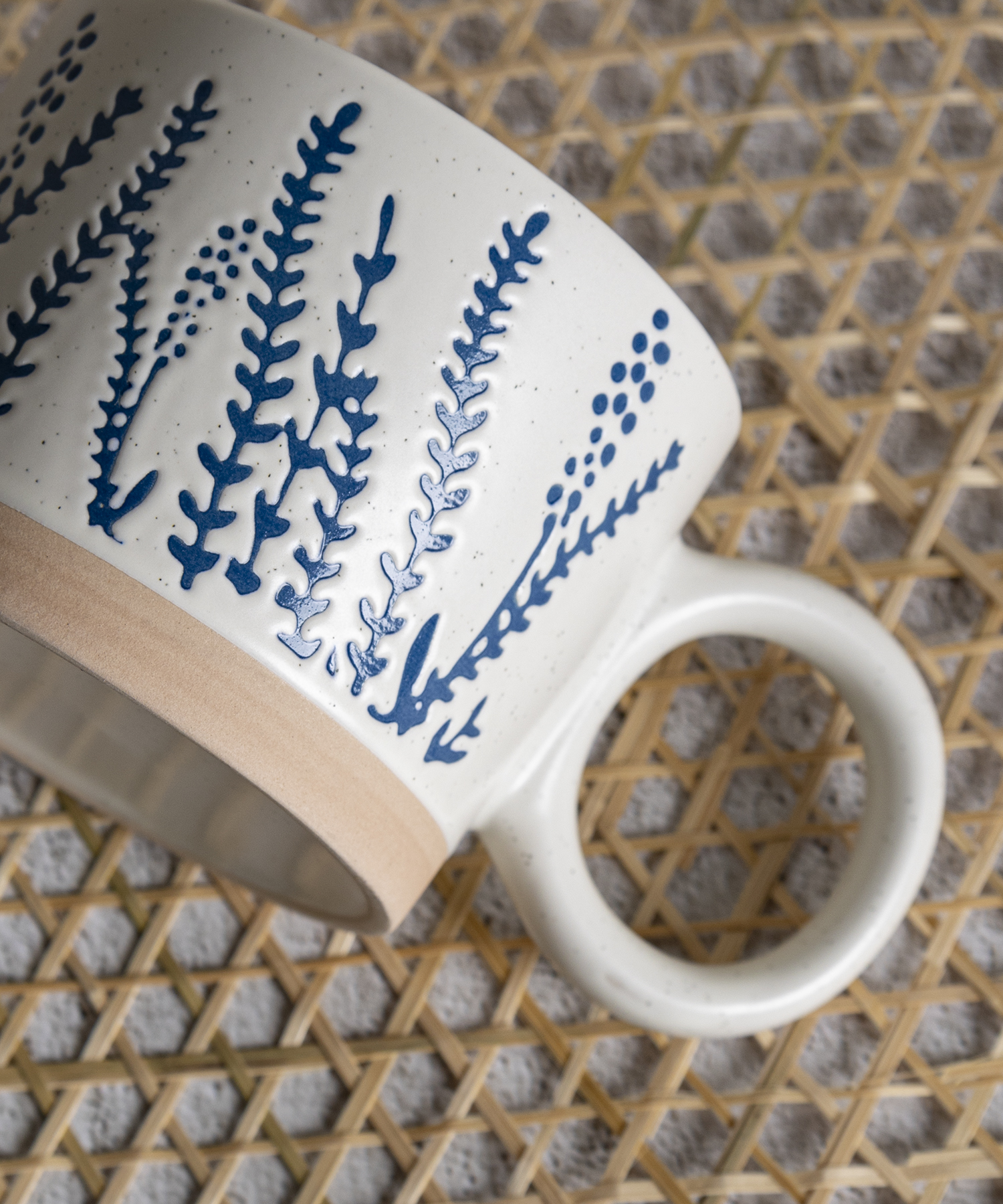 CHANGSHA HAPPY GO Botanical Embossed Ceramic Mug Set – Rustic Nature-Inspired Stackable Cups with Gift Packaging|happygodinnerware.com