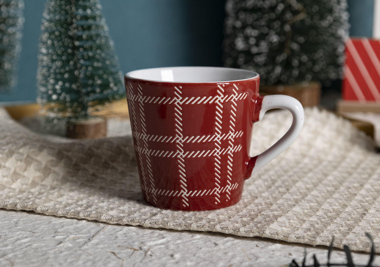 CHANGSHA HAPPY GO Christmas Sweater Pattern Ceramic Mug and Bowl Set – Festive Red & Green Holiday Cups with Gift Packaging|happygodinnerware.com