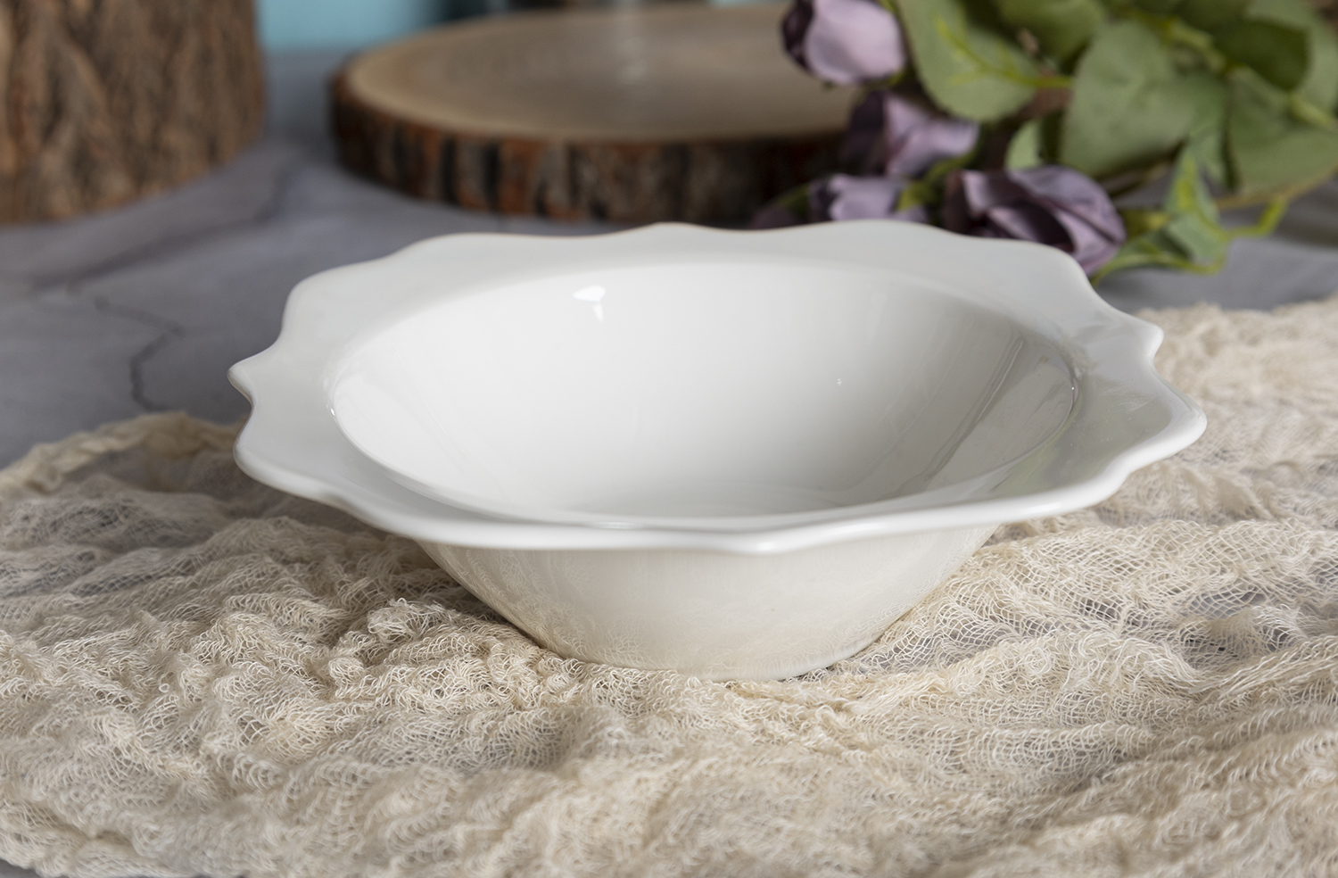 CHANGSHA HAPPY GO European Style Bone China Tableware and Tea Set with Embossed Lotus-Edge Design for Elegant Dining |happygodinnerware.com