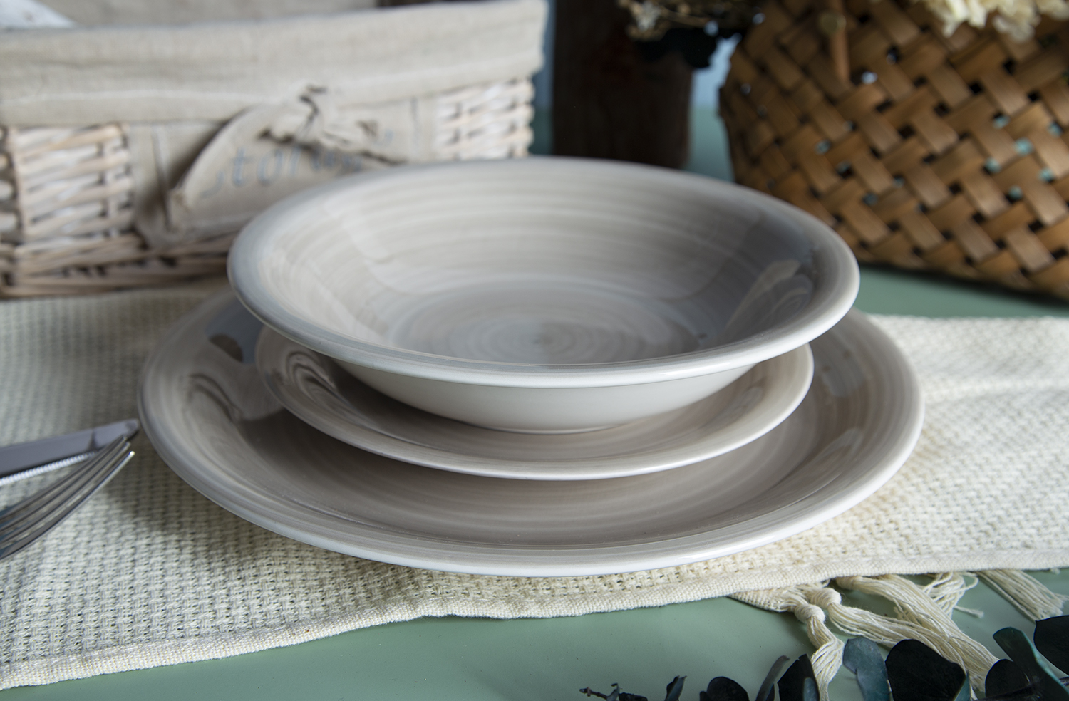 CHANGSHA HAPPY GO Hand Painted Collection Ceramic Tableware|happygodinnerware.com