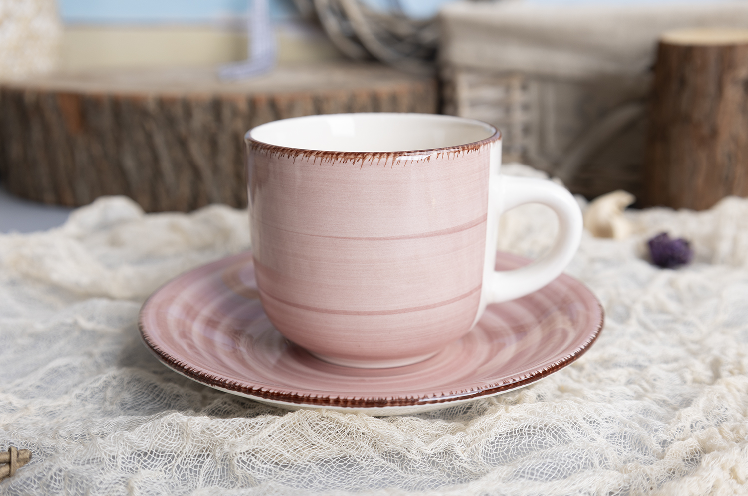CHANGSHA HAPPY GO Fresh Color Striped Handpainted Fine Earthenware Dinnerware Set with Soft Pastel Tones and Minimalist Design |happygodinnerware.com