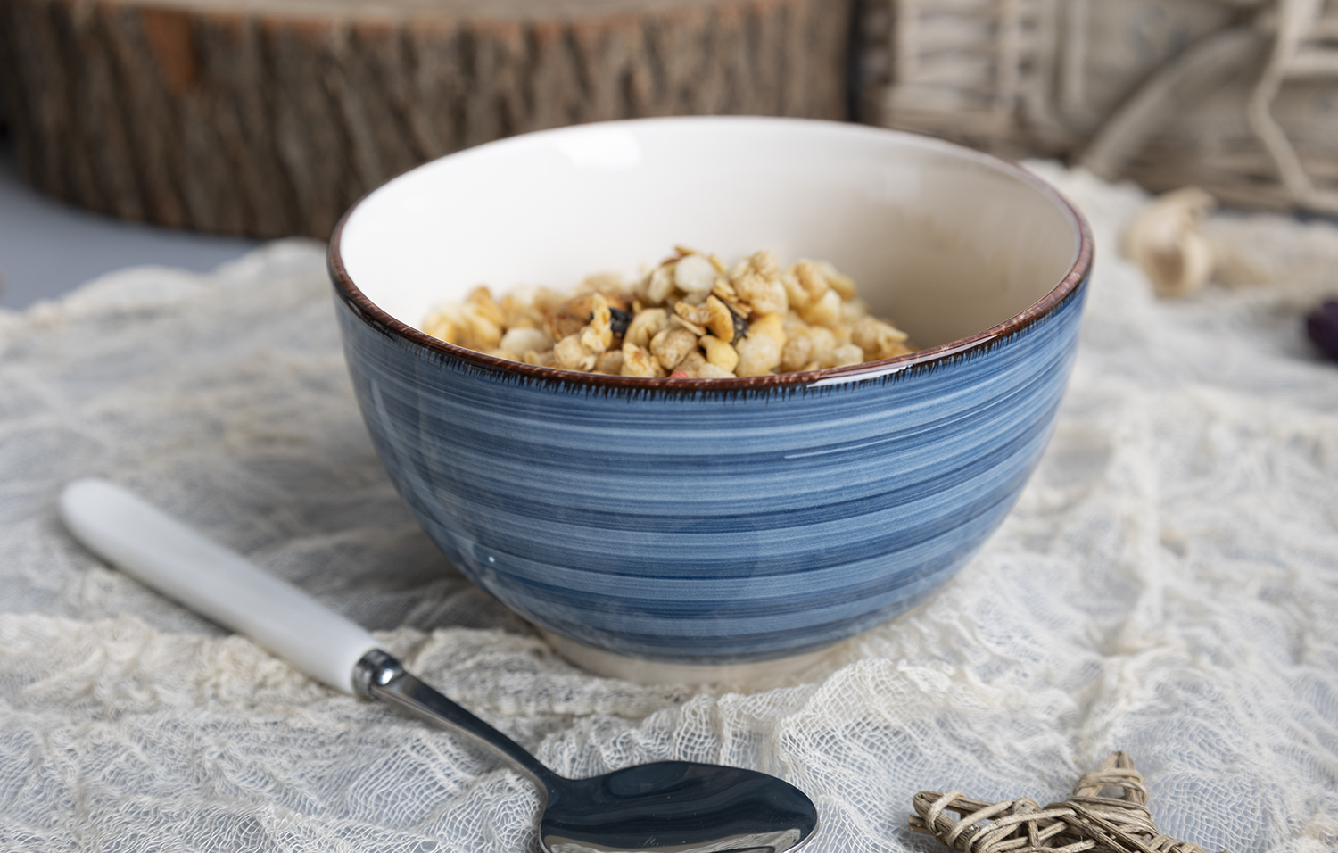 CHANGSHA HAPPY GO Fresh Color Striped Handpainted Fine Earthenware Dinnerware Set with Soft Pastel Tones and Minimalist Design |happygodinnerware.com
