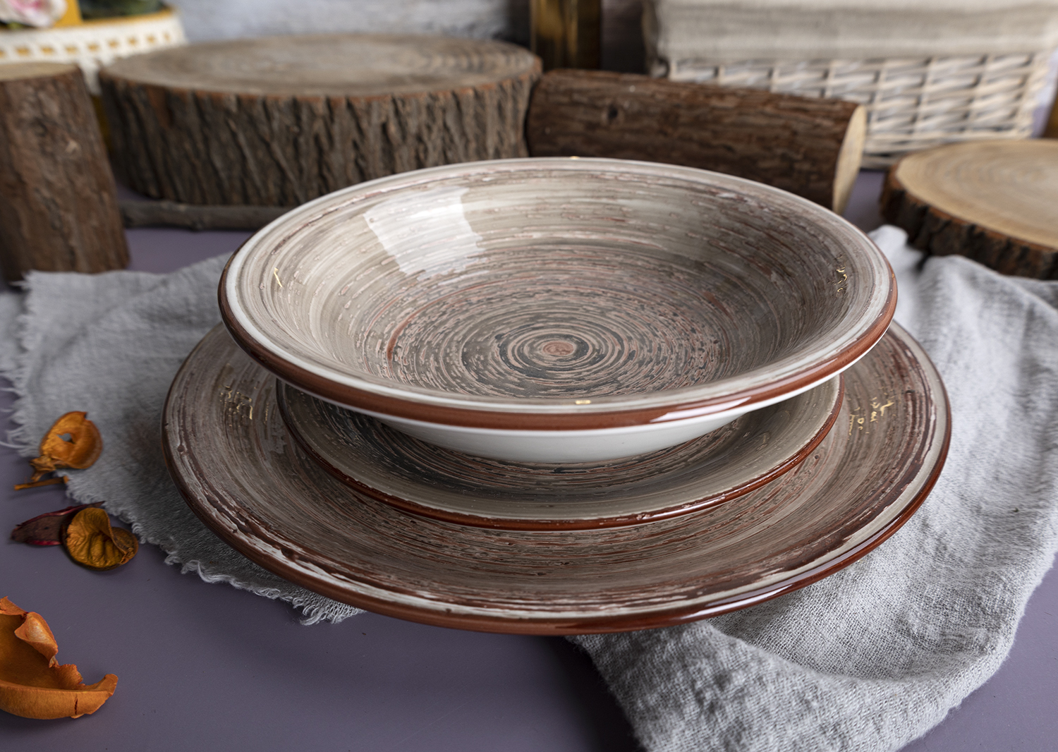CHANGSHA HAPPY GO Colorful Gradient Handpainted Fine Earthenware Dinnerware Set with Elegant Brush Strokes and Layered Colors  |happygodinnerware.com