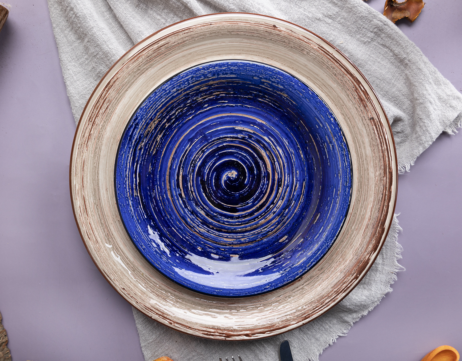 CHANGSHA HAPPY GO Colorful Gradient Handpainted Fine Earthenware Dinnerware Set with Elegant Brush Strokes and Layered Colors  |happygodinnerware.com