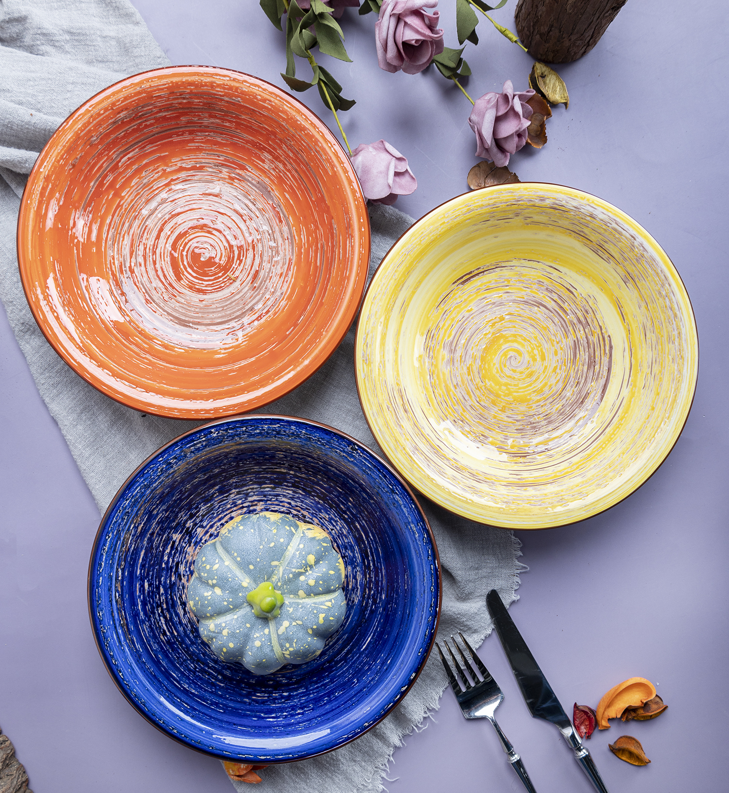 CHANGSHA HAPPY GO Colorful Gradient Handpainted Fine Earthenware Dinnerware Set with Elegant Brush Strokes and Layered Colors  |happygodinnerware.com