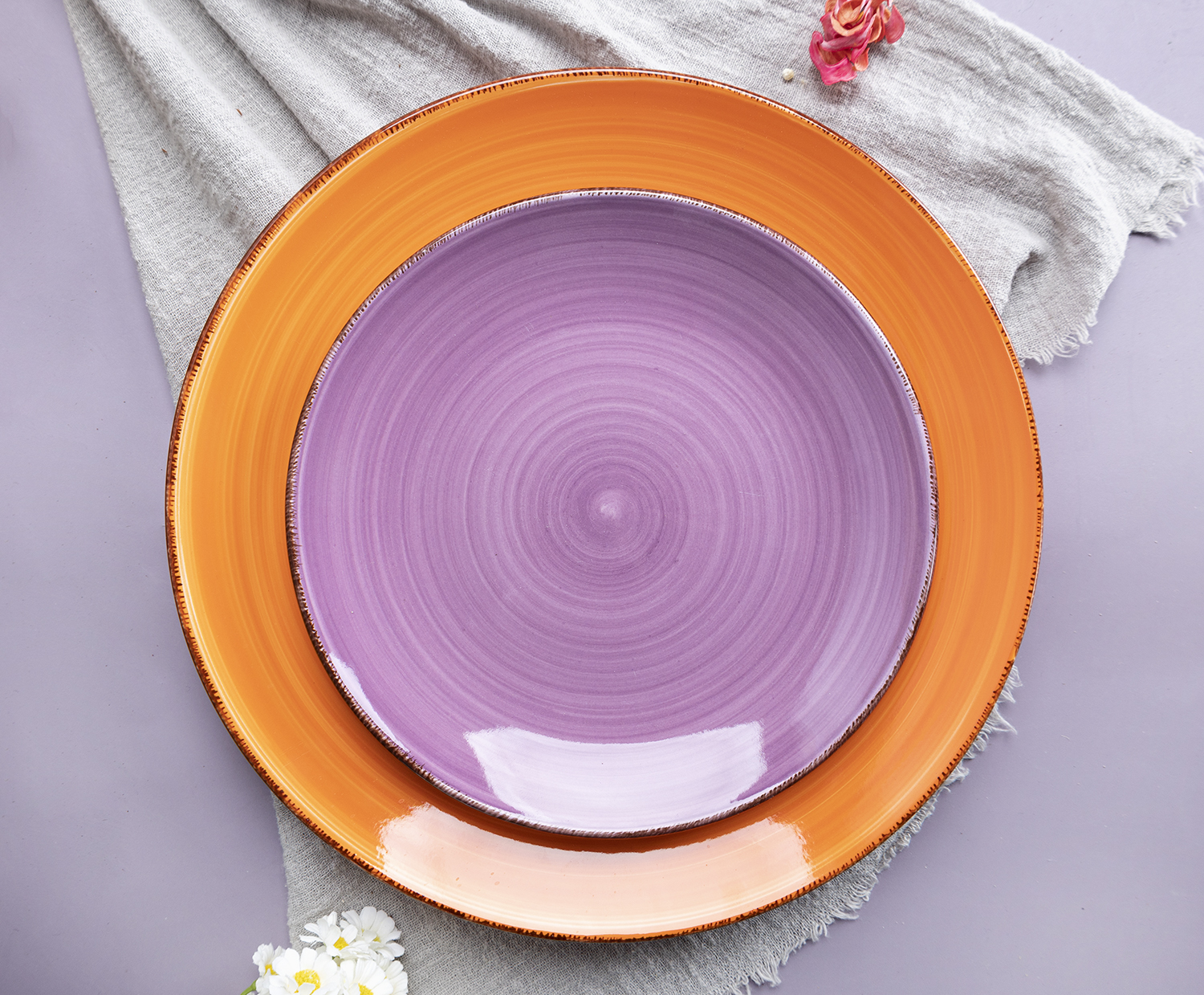 CHANGSHA HAPPY GO Festive Reindeer Pattern Handpainted Fine Earthenware Dinnerware Set with Christmas Style and Holiday Spirit  |happygodinnerware.com