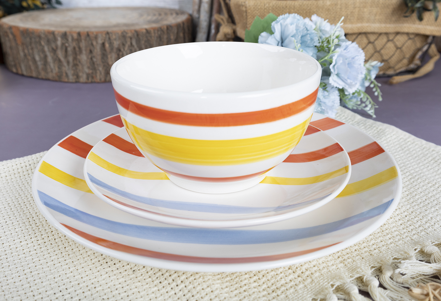 CHANGSHA HAPPY GO Bright Color Block Handpainted Fine Earthenware Dinnerware Set with High Contrast and Rustic Finish  |happygodinnerware.com