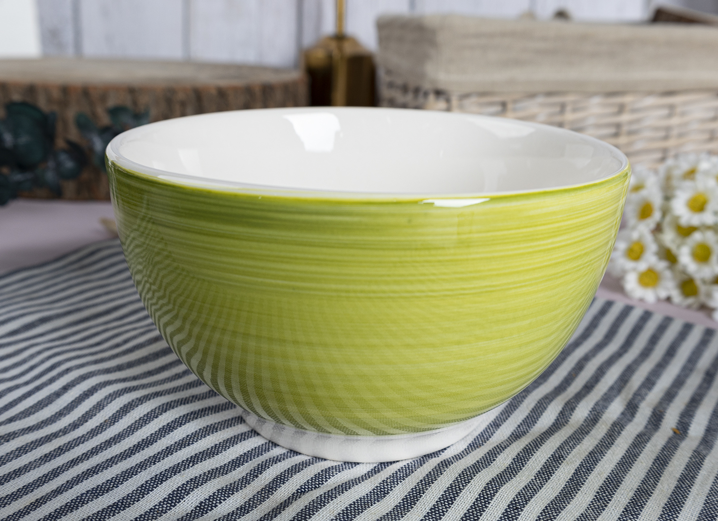 CHANGSHA HAPPY GO Green Wilderness Handpainted Fine Earthenware Dinnerware Set with Layered Green Brush Strokes and Natural Charm |happygodinnerware.com