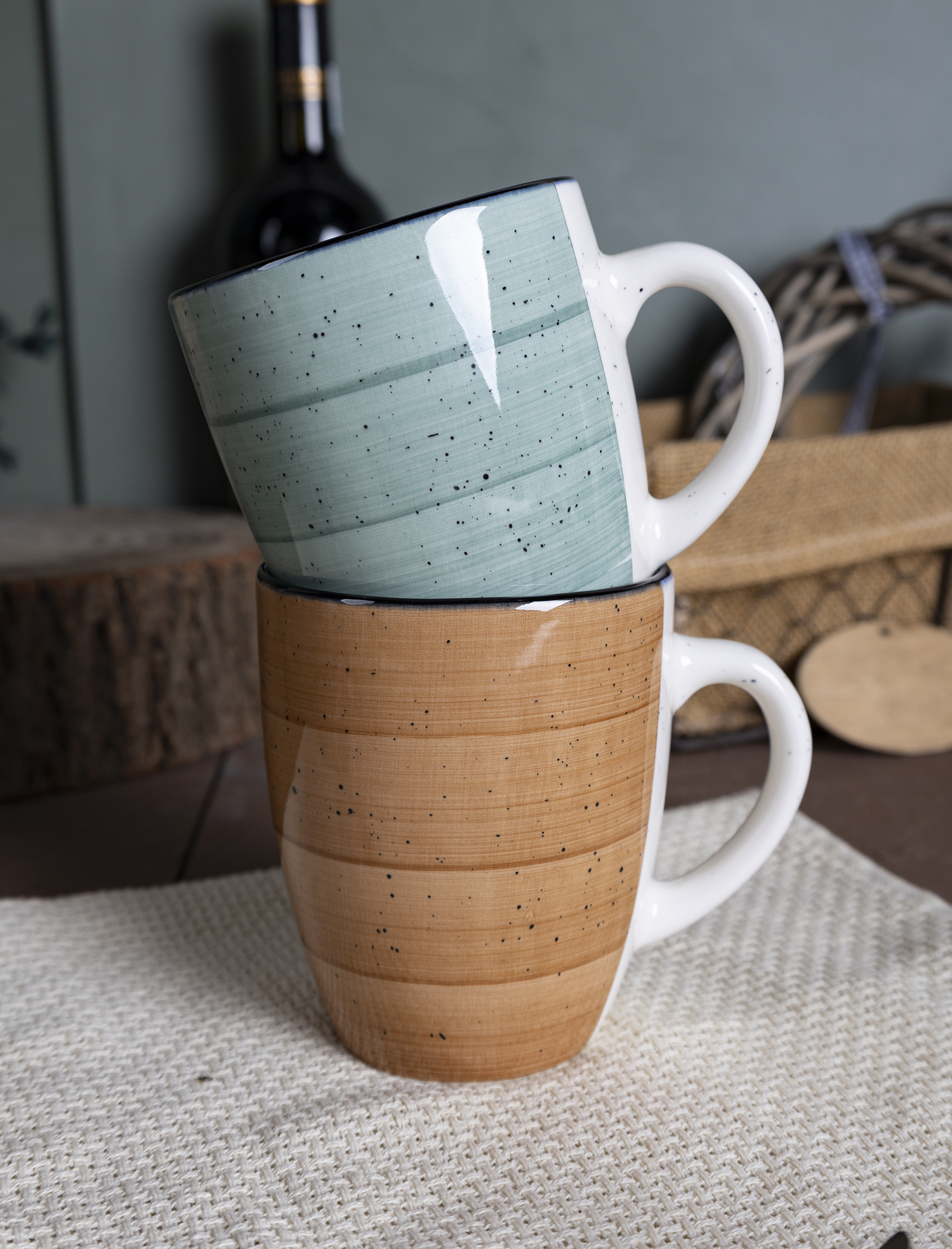 CHANGSHA HAPPY GO Multicolor Fine Earthware Dinnerware Set with Natural Speckled and Hand-Painted Line Patterns  |happygodinnerware.com