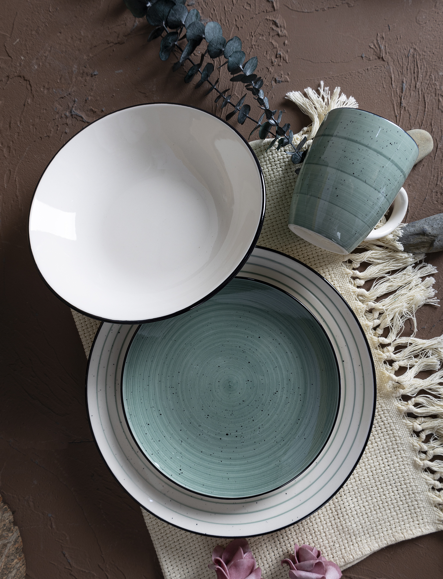 CHANGSHA HAPPY GO Multicolor Fine Earthware Dinnerware Set with Natural Speckled and Hand-Painted Line Patterns  |happygodinnerware.com