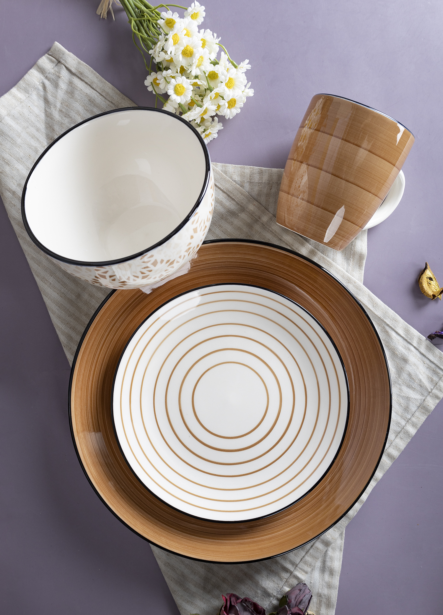 CHANGSHA HAPPY GO Fine Earthware Dinnerware Set with Speckled Finish and Hand-Painted Minimalist Floral Patterns  |happygodinnerware.com