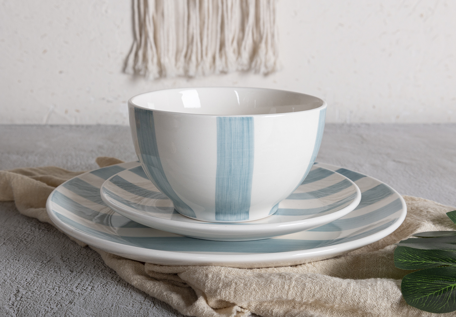 CHANGSHA HAPPY GO Fine Earthware Dinnerware Set with Red and Blue Diagonal Stripe Hand-Painted Designs  |happygodinnerware.com