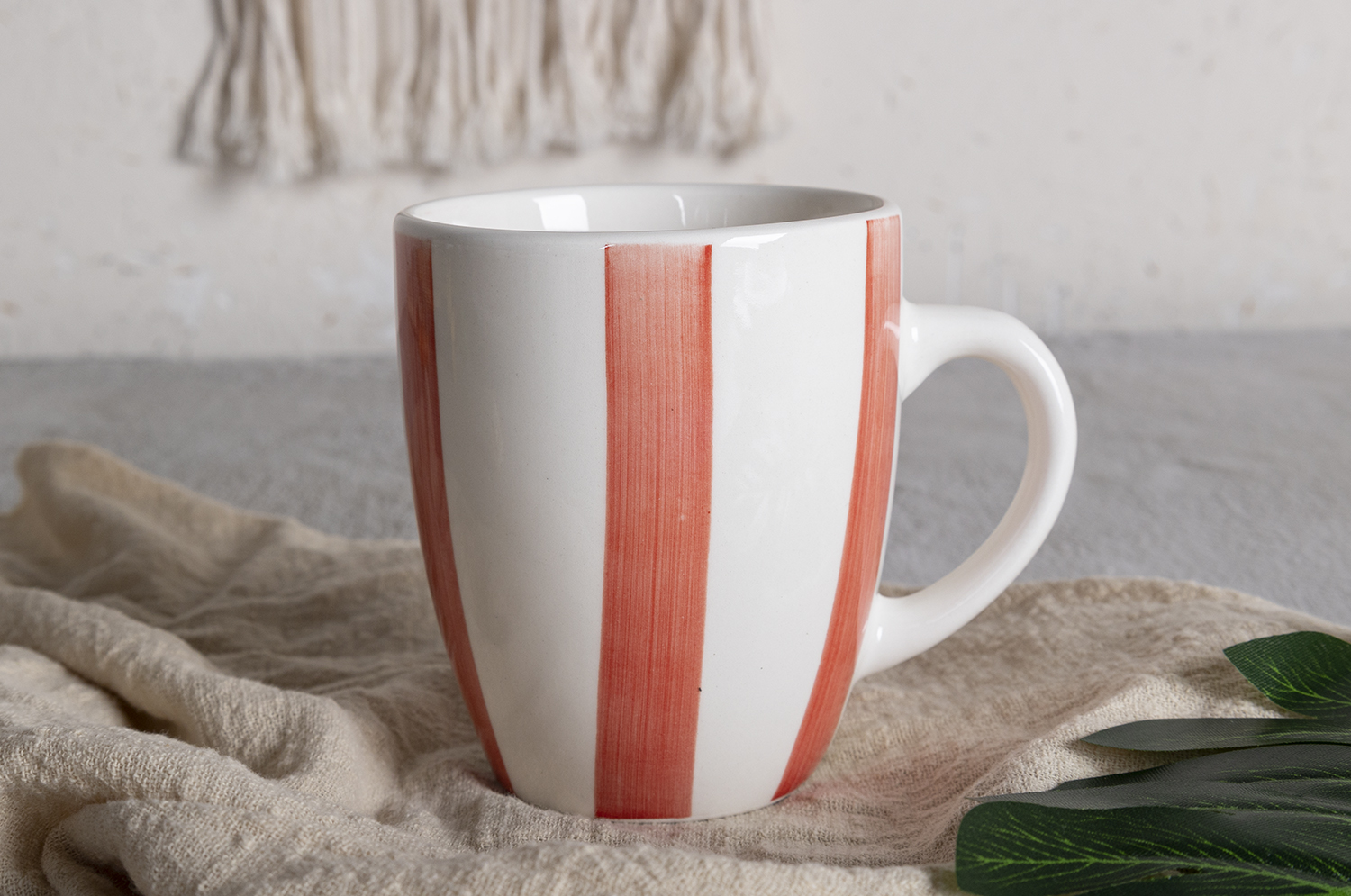 CHANGSHA HAPPY GO Fine Earthware Dinnerware Set with Red and Blue Diagonal Stripe Hand-Painted Designs  |happygodinnerware.com