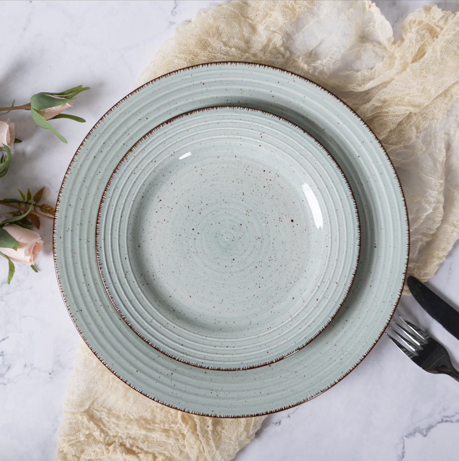 CHANGSHA HAPPY GO Fine Earthware Vintage Blue and Green Color-Block Dinnerware Set with Delicate Lined Accents  |happygodinnerware.com