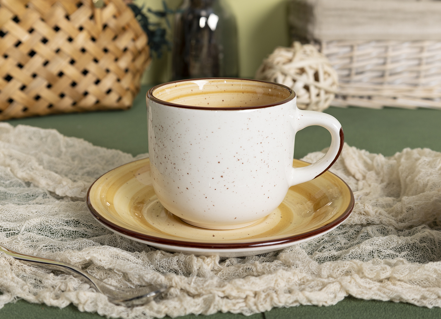 CHANGSHA HAPPY GO Fine Earthware Dinnerware Set with Sweet Pastel Gradient Hand-Painted Lines and Gentle Color Transitions  |happygodinnerware.com
