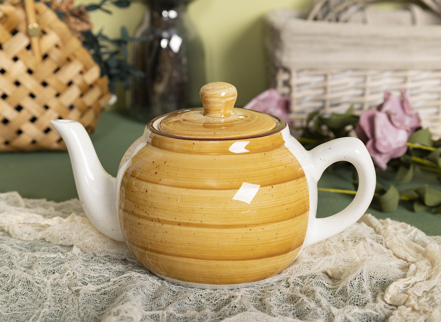 CHANGSHA HAPPY GO Fine Earthware Dinnerware Set with Sweet Pastel Gradient Hand-Painted Lines and Gentle Color Transitions  |happygodinnerware.com
