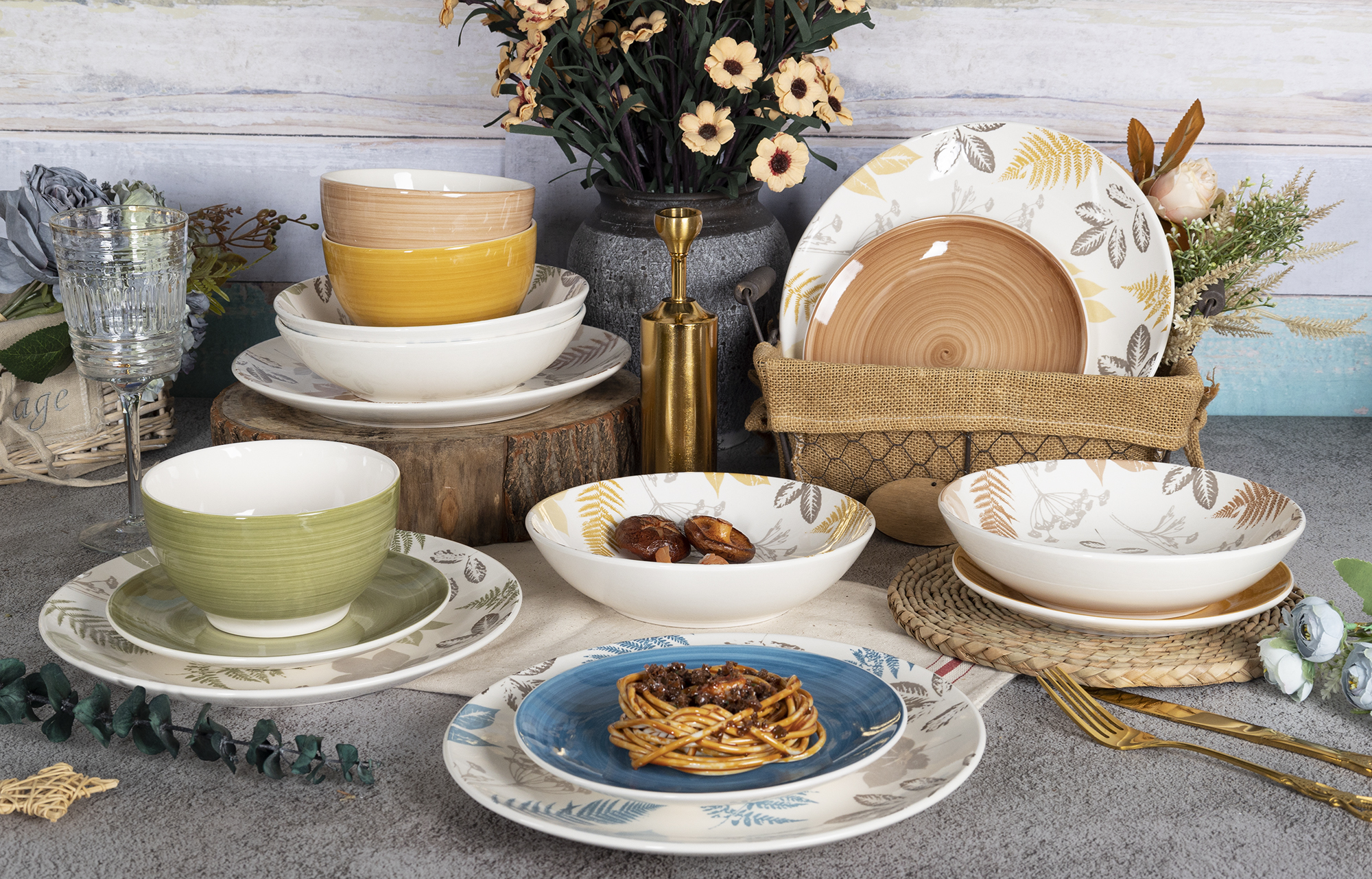 CHANGSHA HAPPY GO Rustic Leaf Pattern Stoneware Handpainted Dinnerware Set with Natural Tones and Elegant Botanical Design  |happygodinnerware.com