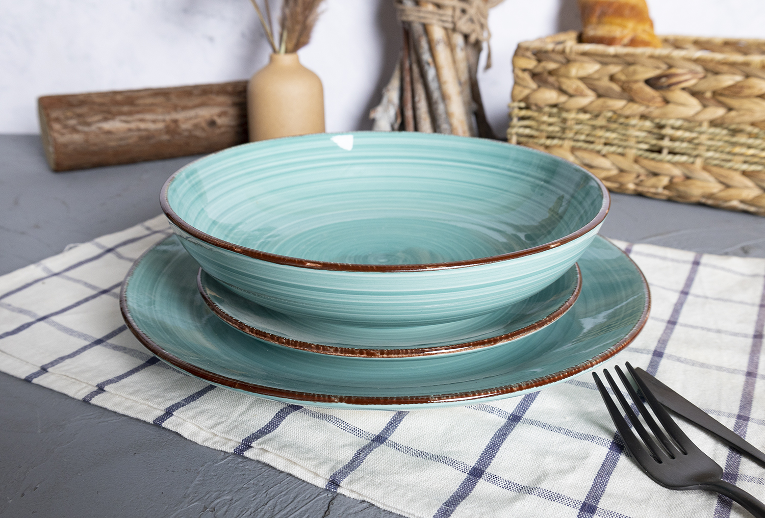 CHANGSHA HAPPY GO Fine Earthware Blue Tone Gradient Spinwash Hand-Painted Dinnerware Set with Elegant Color Layers  |happygodinnerware.com
