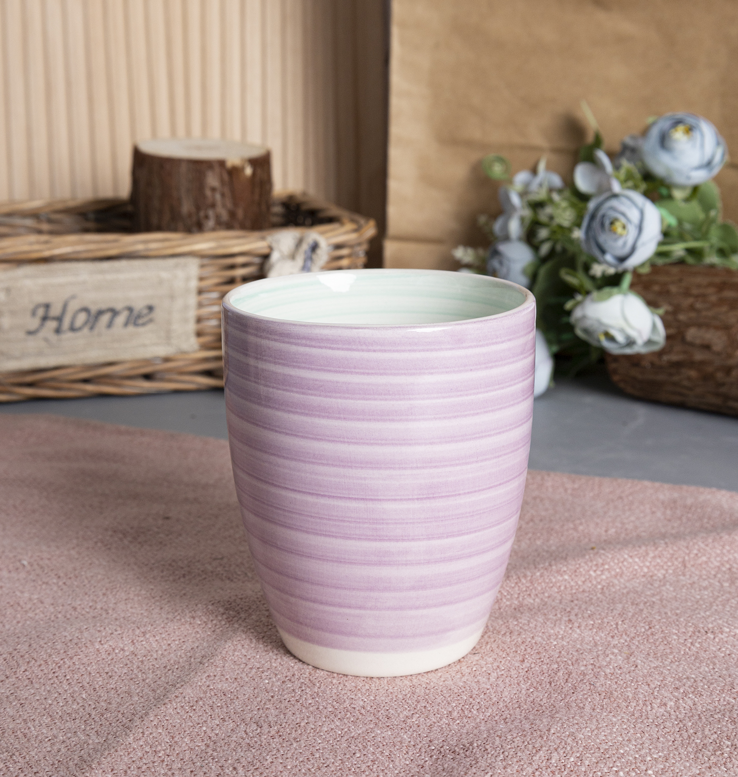 CHANGSHA HAPPY GO Fine Earthware Fresh Light Green Tone Hand-Painted Dinnerware Set with Subtle Linear Detailing  |happygodinnerware.com