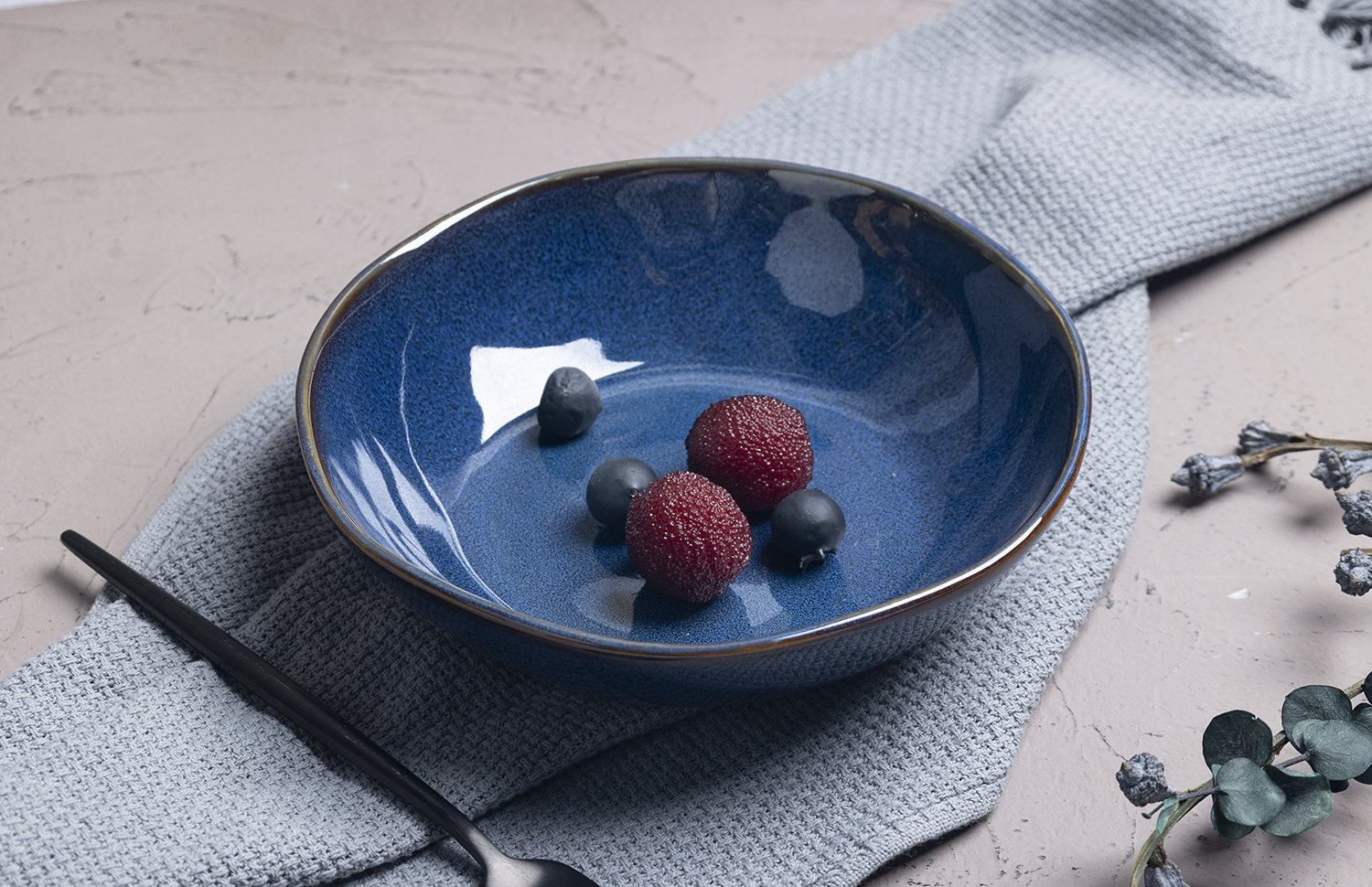 CHANGSHA HAPPY GO Midnight Blue Reactive Glaze Stoneware Dinnerware Set – Elegant Plates, Bowls & Mugs with Subtle Rim Detail|happygodinnerware.com
