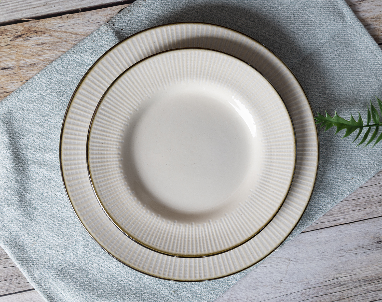 CHANGSHA HAPPY GO Mint Horizon Embossed-Relief Reactive-Glaze Stoneware Bowl | Subtle Green Matte Finish |Dopamine Series Ceramics|happygodinnerware.com