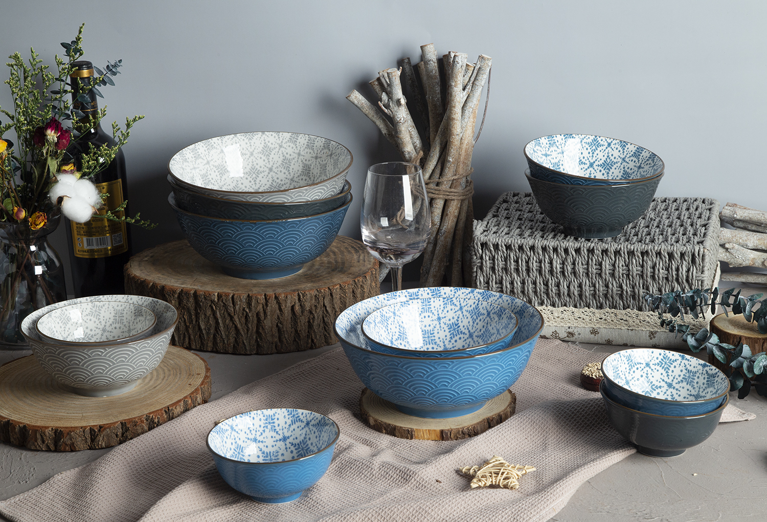 CHANGSHA HAPPY GO White Porcelain Wave Embossed Bowls with Glaze Accents | happygodinnerware.com