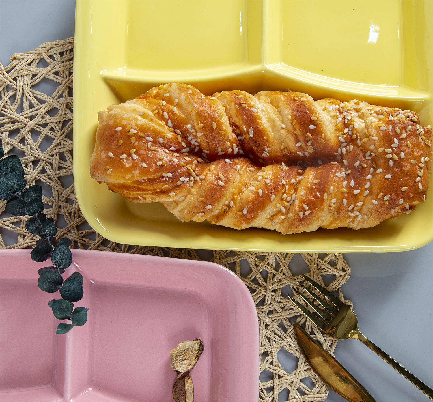 CHANGSHA HAPPY GO New Bone China Divided Plate | happygodinnerware.com