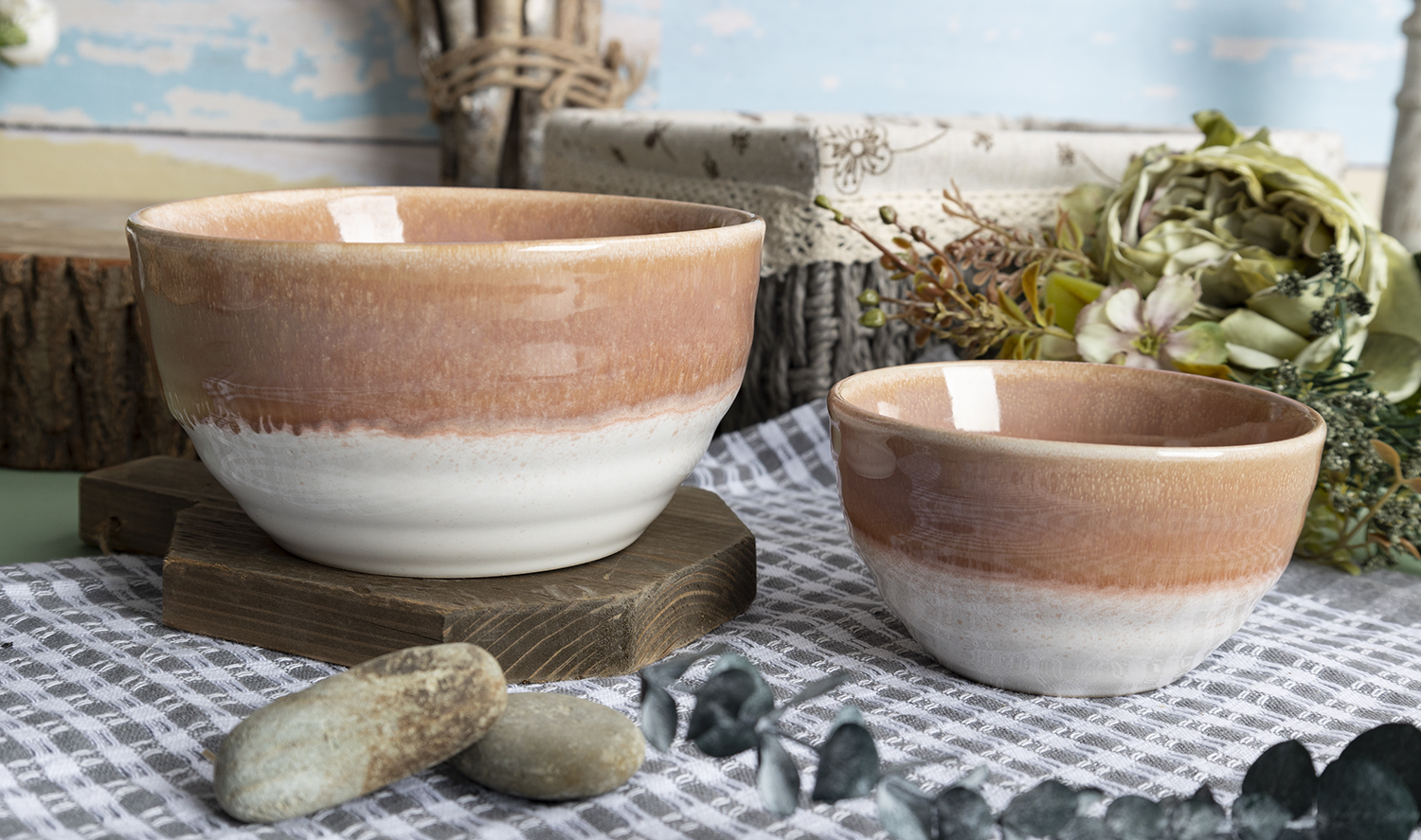 CHANGSHA HAPPY GO  Reactive Glaze Stoneware Dinner Set in Sunset Pink with a Natural Gradient and Circular Brush Pattern |Dopamine Series Ceramics  |happygodinnerware.com