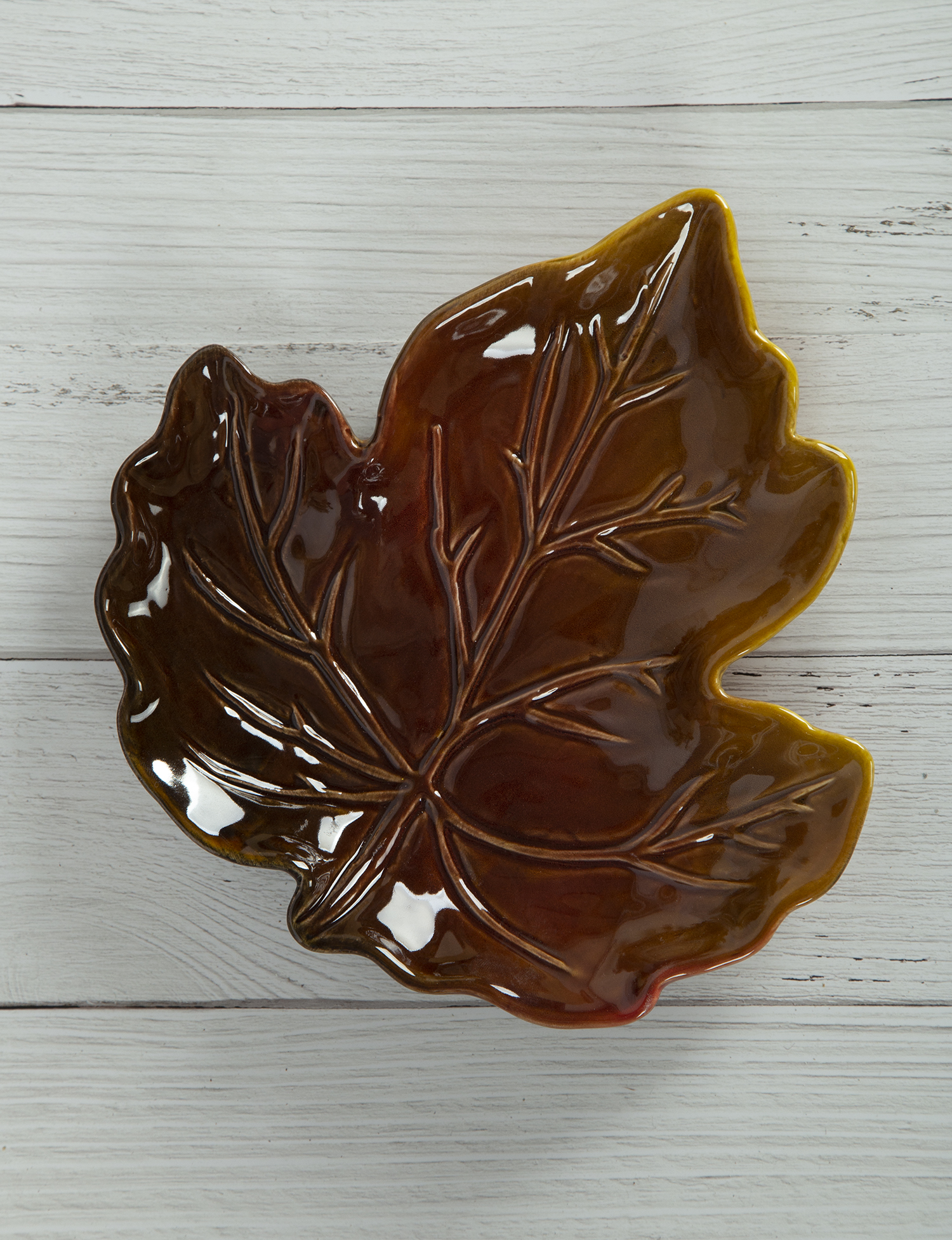 CHANGSHA HAPPY GO Stoneware Leaf Design Platters | happygodinnerware.com