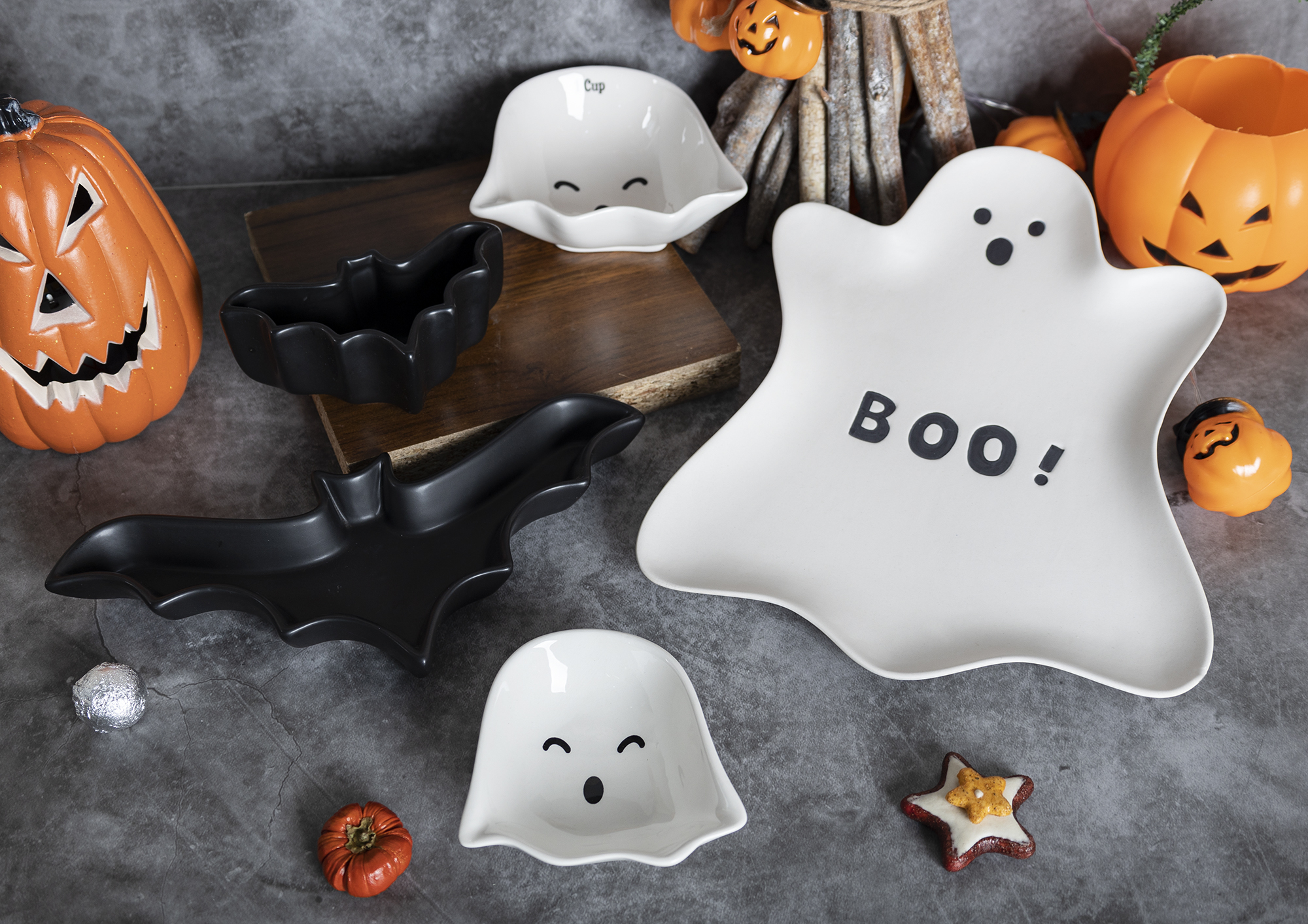 CHANGSHA HAPPY GO Halloween Shaped Plates & Bowls in White Cloud Clay |happygodinnerware.com