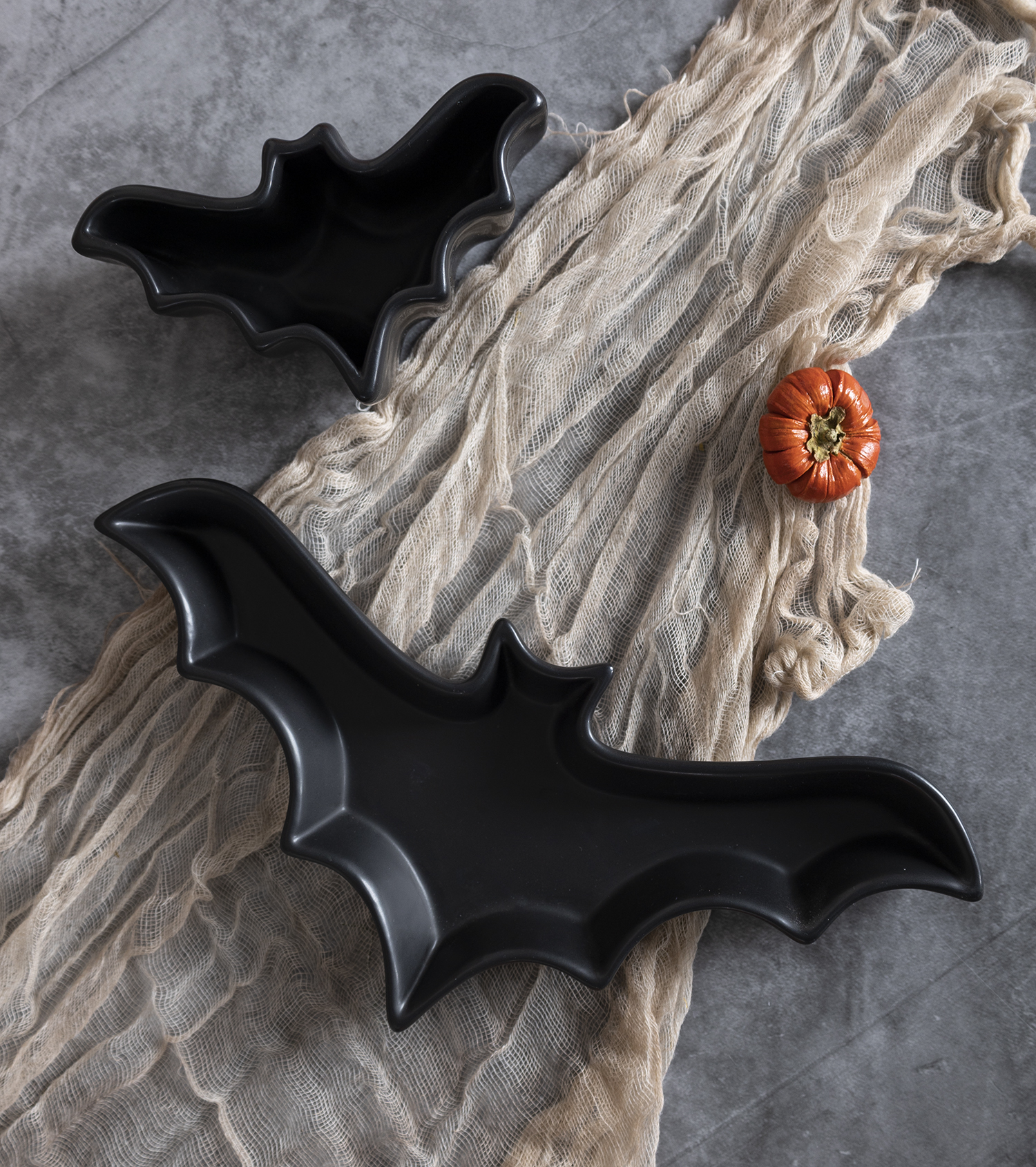 CHANGSHA HAPPY GO Halloween Shaped Plates & Bowls in White Cloud Clay |happygodinnerware.com