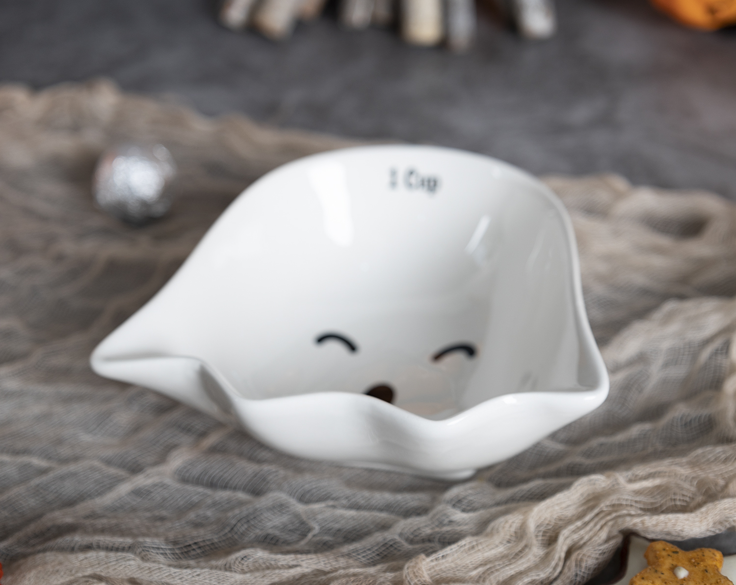 CHANGSHA HAPPY GO Halloween Shaped Plates & Bowls in White Cloud Clay |happygodinnerware.com