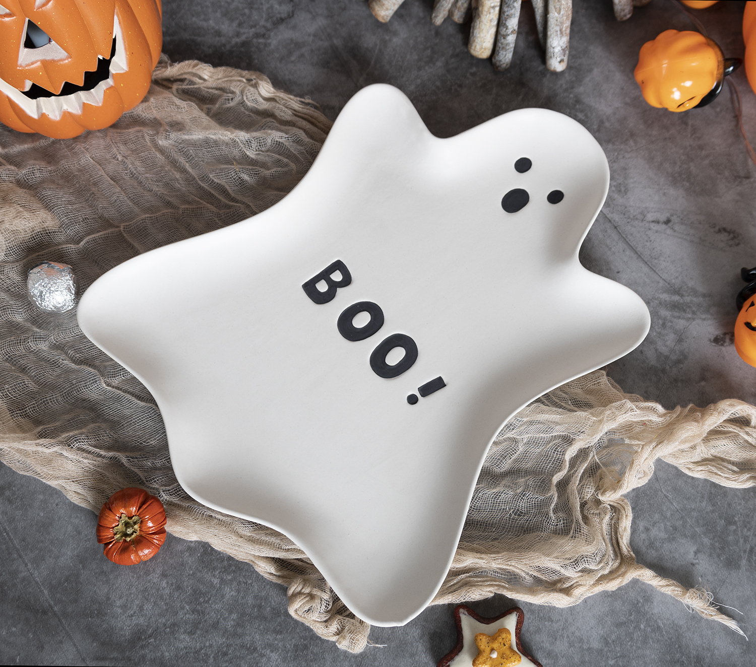 CHANGSHA HAPPY GO Halloween Shaped Plates & Bowls in White Cloud Clay |happygodinnerware.com