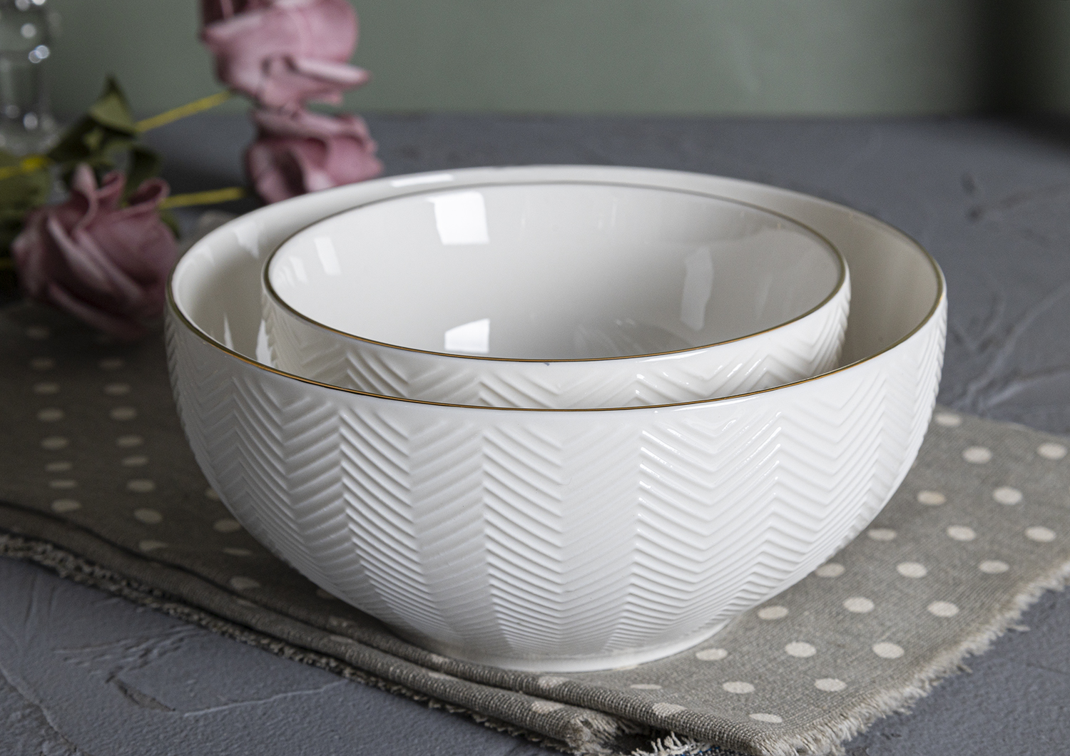 CHANGSHA HAPPY GO  Chevron Embossed Bone China Dinnerware Set with Elegant Gold Rim – Modern Minimalist Design  |happygodinnerware.com