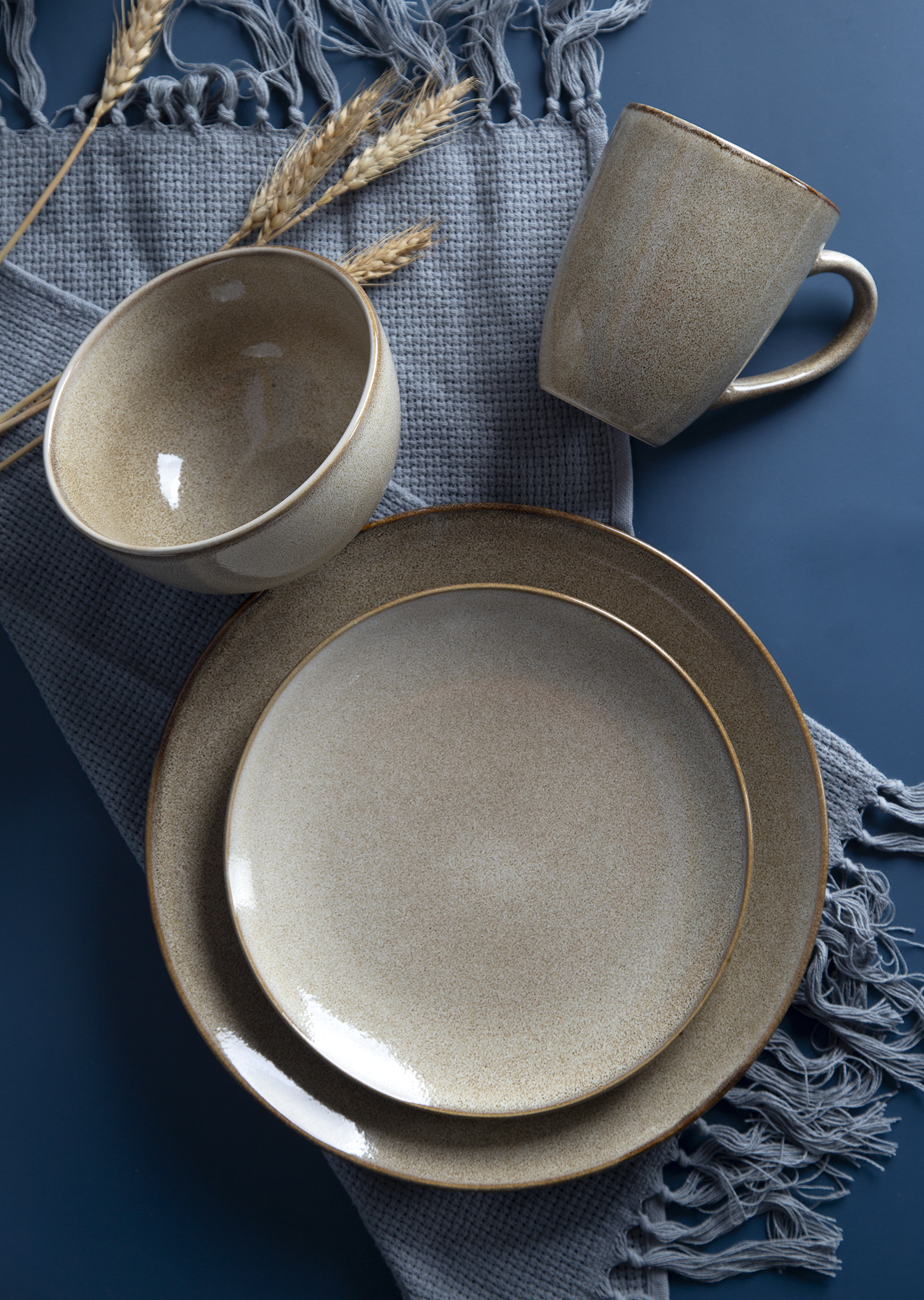 CHANGSHA HAPPY GO Matte Reactive Glaze Stoneware Set in Earth & Graphite Tones | happygodinnerware.com