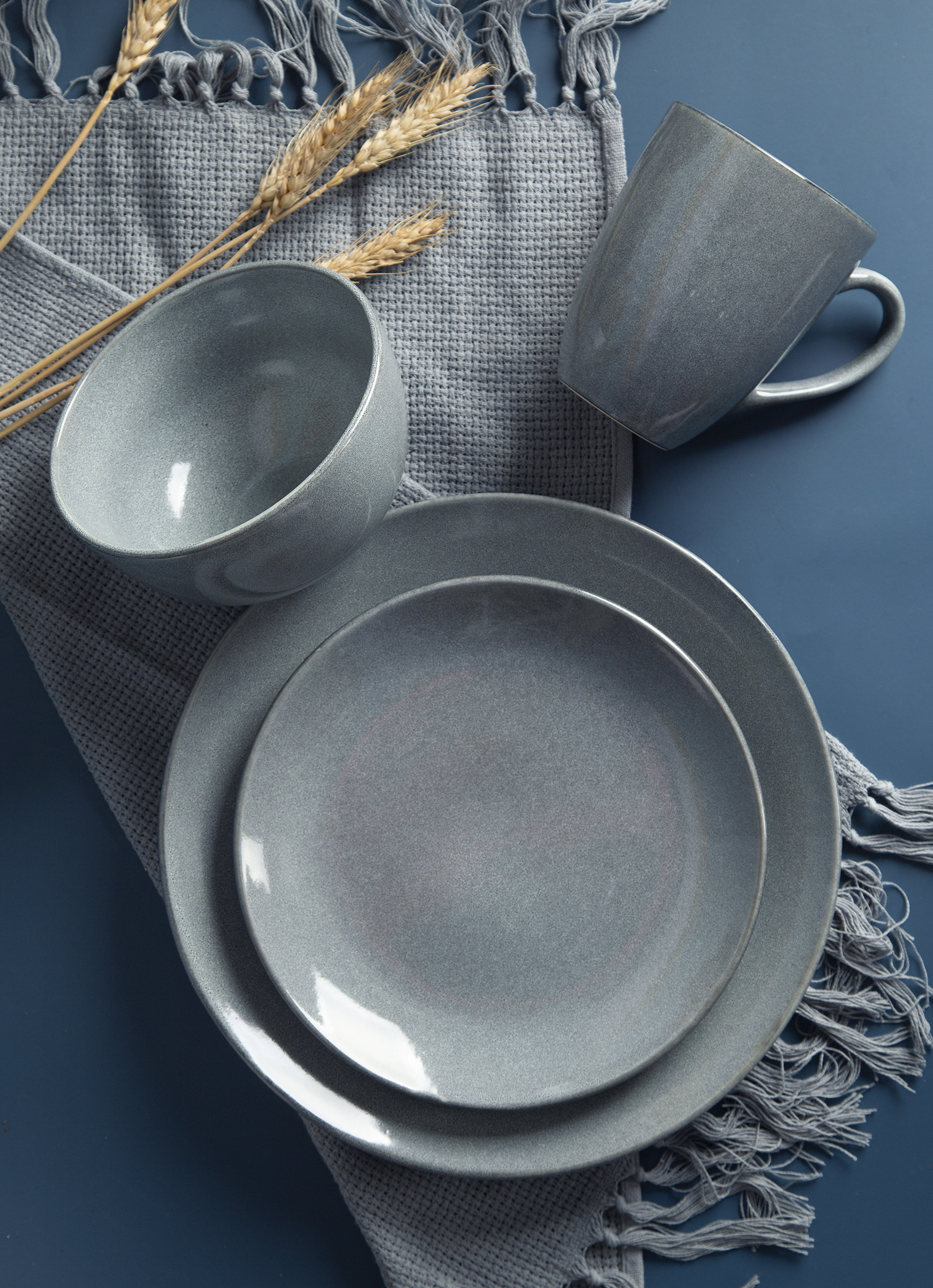 CHANGSHA HAPPY GO Matte Reactive Glaze Stoneware Set in Earth & Graphite Tones | happygodinnerware.com