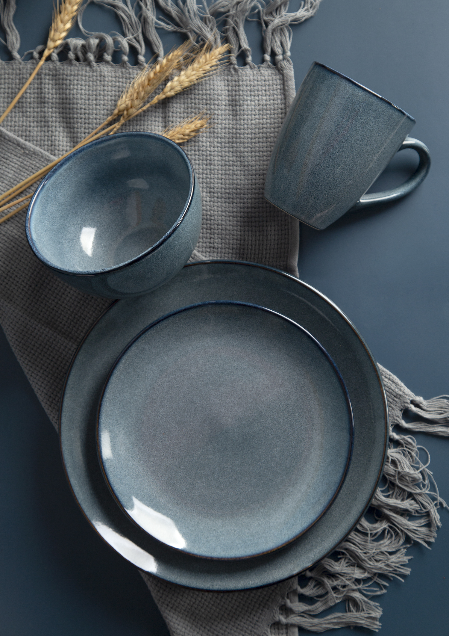 CHANGSHA HAPPY GO Matte Reactive Glaze Stoneware Set in Earth & Graphite Tones | happygodinnerware.com