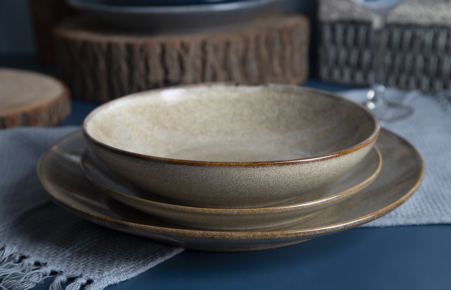CHANGSHA HAPPY GO Matte Reactive Glaze Stoneware Set in Earth & Graphite Tones | happygodinnerware.com