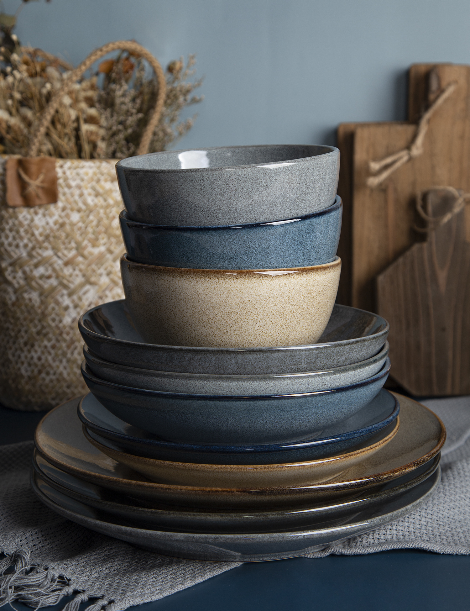 CHANGSHA HAPPY GO Matte Reactive Glaze Stoneware Set in Earth & Graphite Tones | happygodinnerware.com