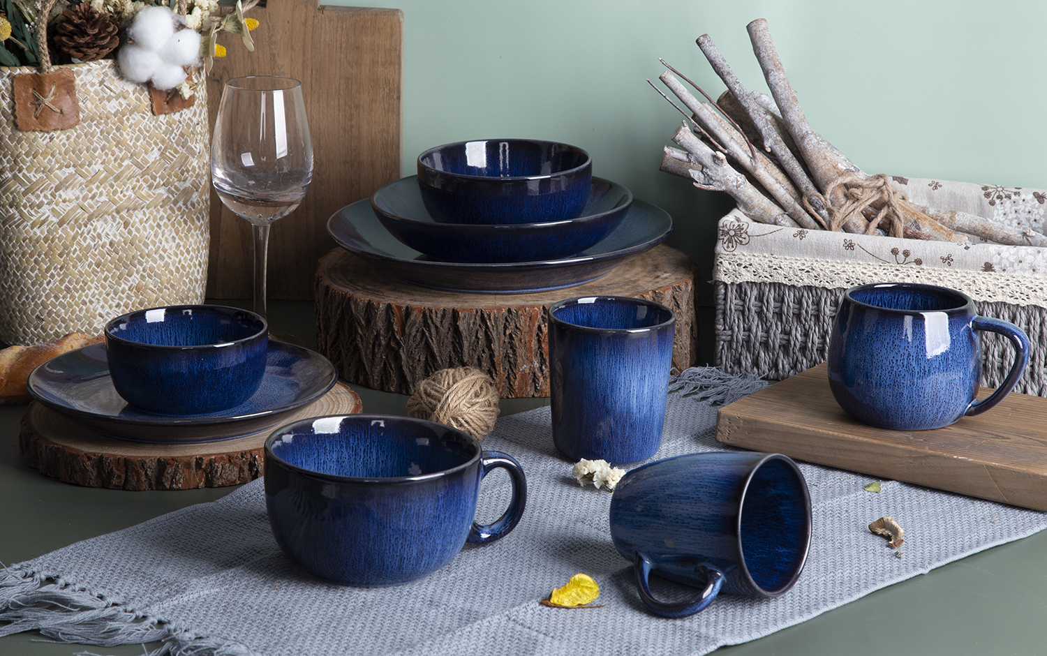 CHANGSHA HAPPY GO Deep Blue Reactive Glaze Stoneware Dinnerware Set |happygodinnerware.com