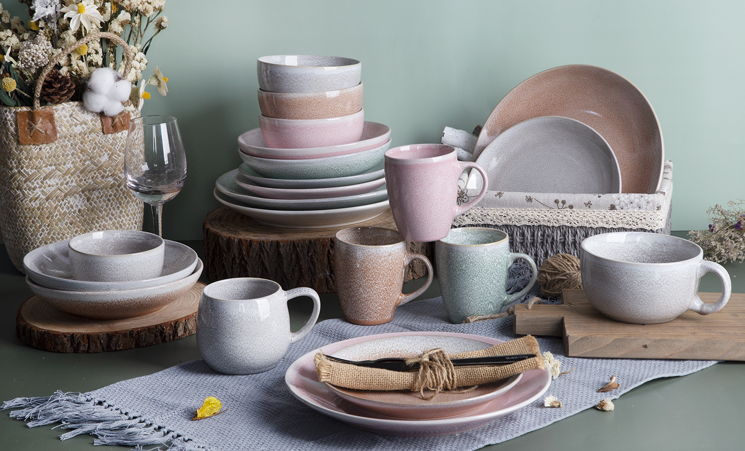 CHANGSHA HAPPY GO Color Gradient Reactive Glaze Stoneware Dinnerware Set |Dopamine Series Ceramics|happygodinnerware.com