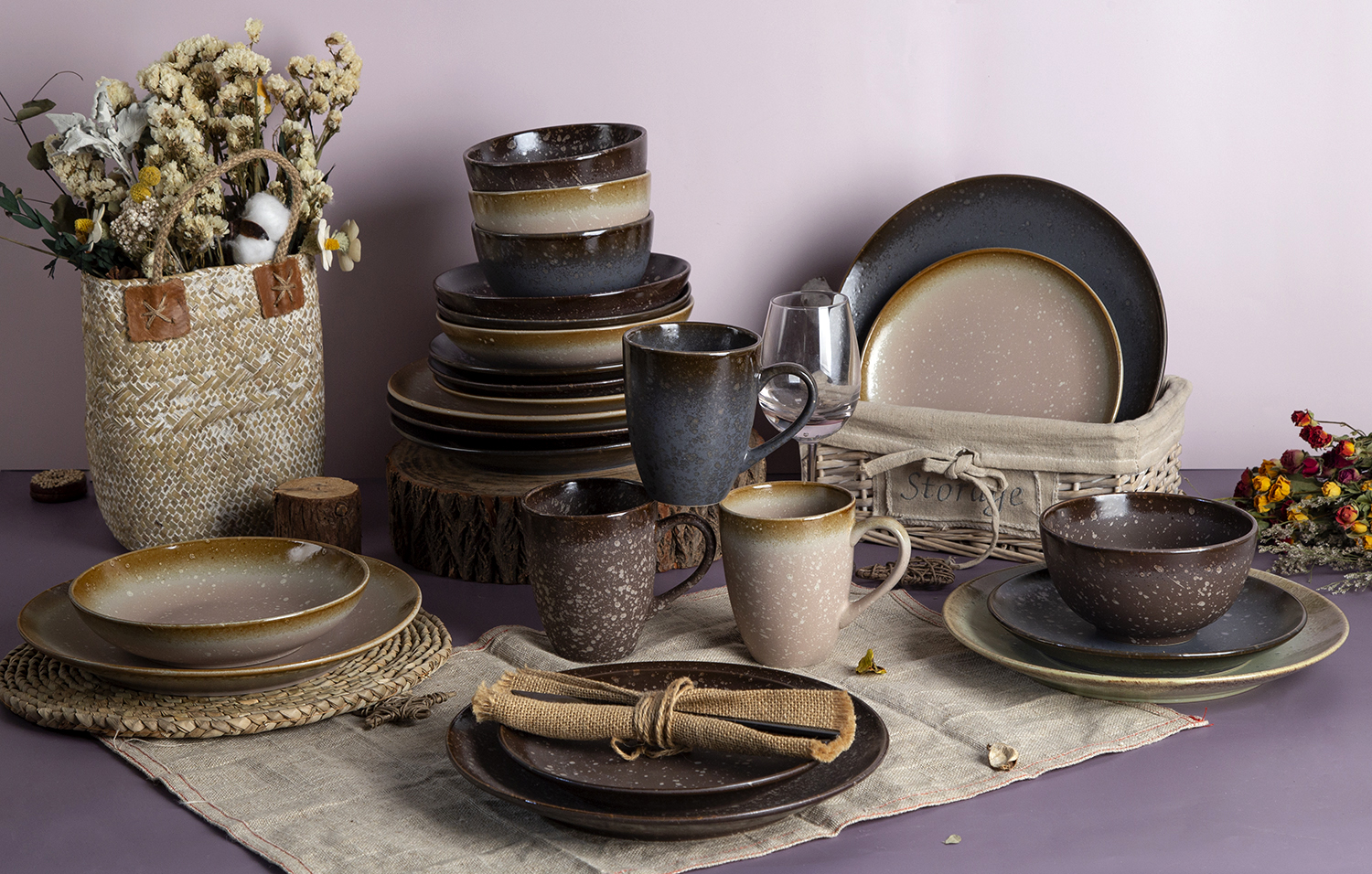 CHANGSHA HAPPY GO Matte Reactive Glaze Stoneware Dinnerware Set with Gradient Speckled Design |happygodinnerware.com