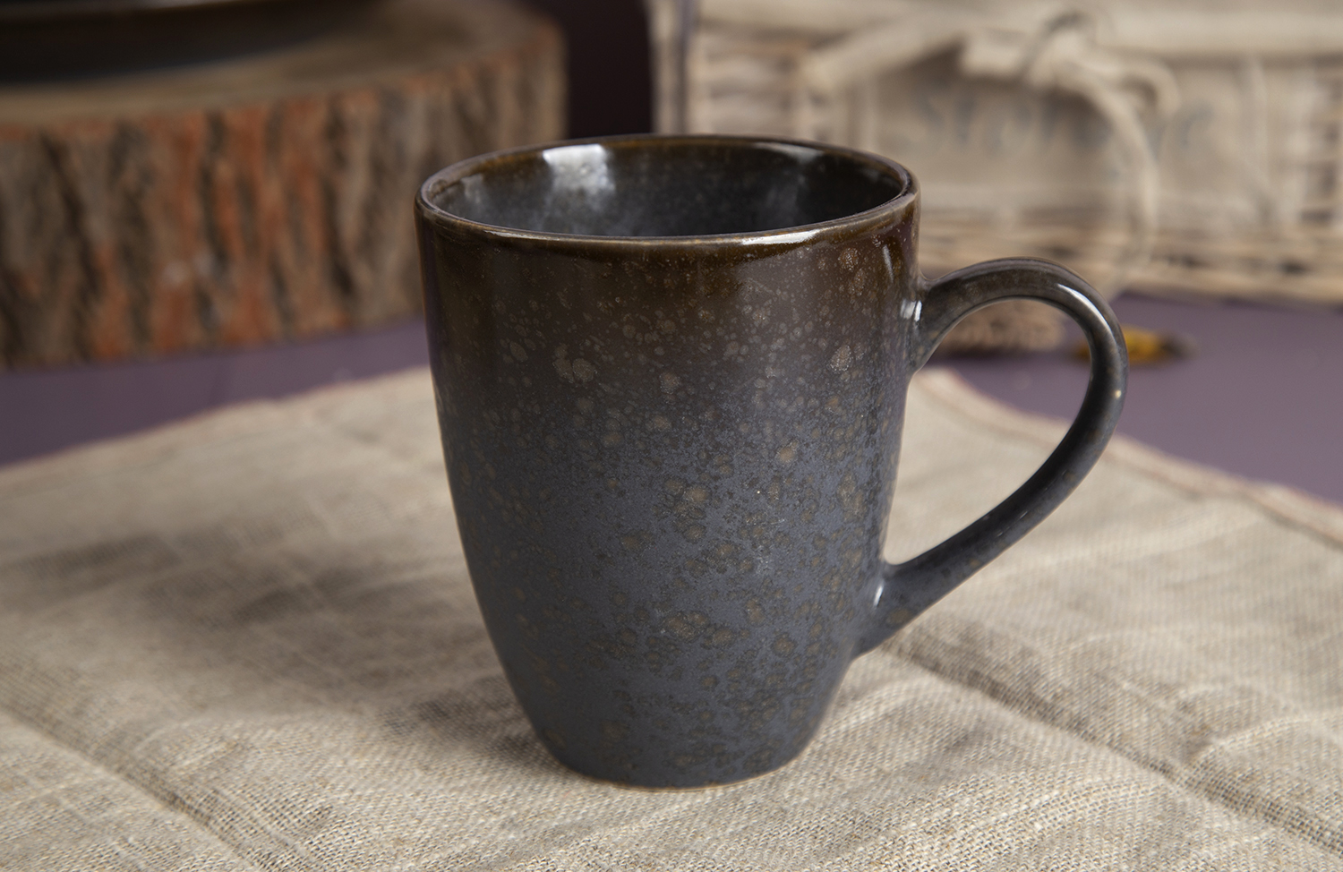 CHANGSHA HAPPY GO Matte Reactive Glaze Stoneware Dinnerware Set with Gradient Speckled Design |happygodinnerware.com