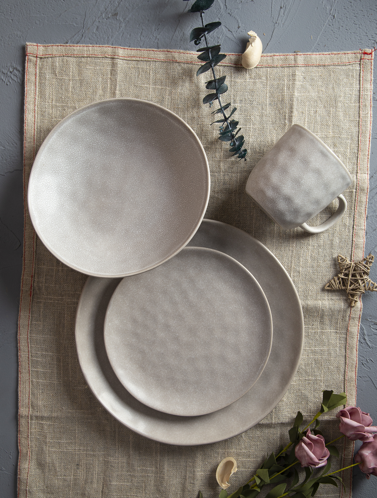 CHANGSHA HAPPY GO Elegant Stoneware Collection: Textured Glaze and Reactive Artistry |happygodinnerware.com