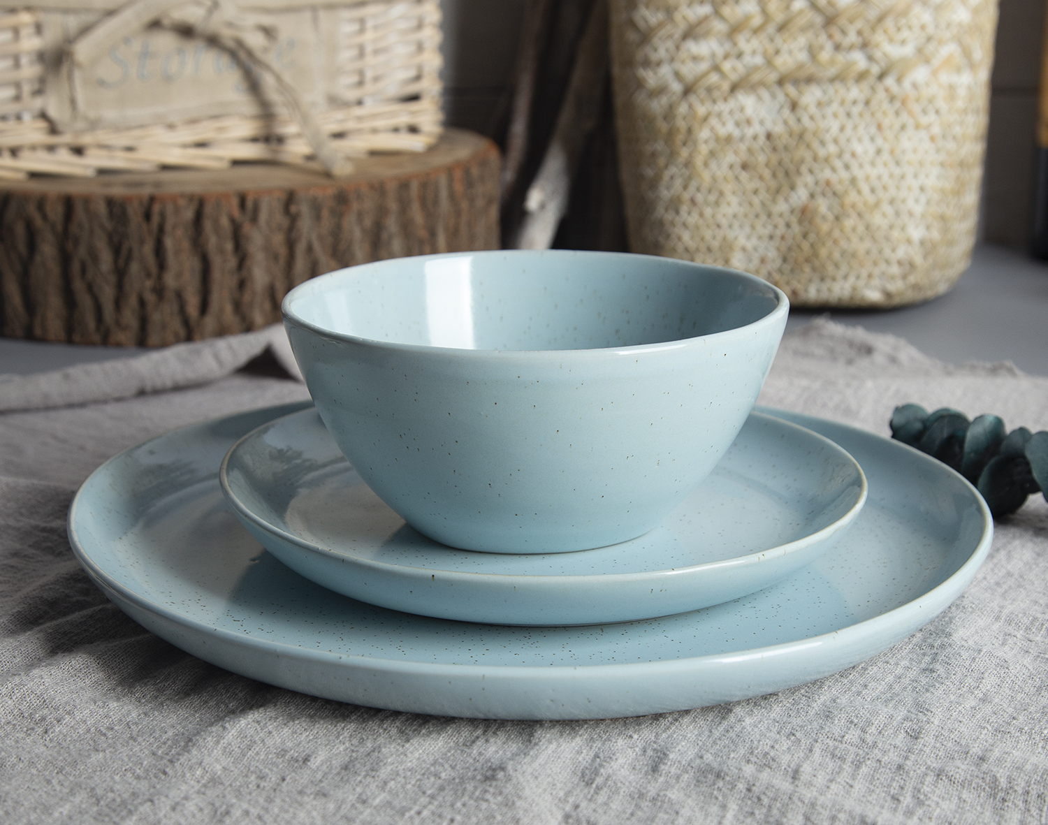 CHANGSHA HAPPY GO Speckled Stoneware with Reactive Glaze in Soft Pastels |happygodinnerware.com