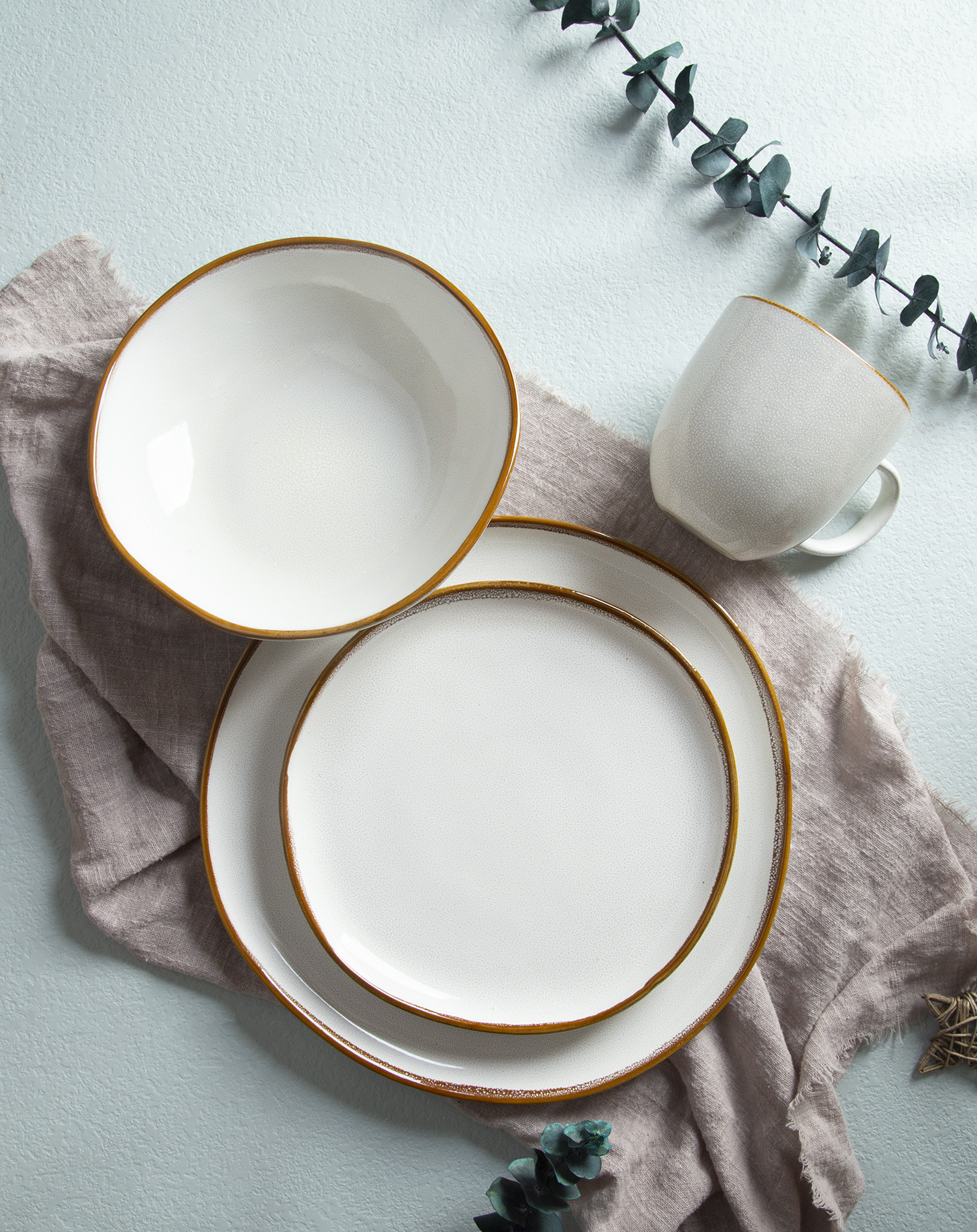CHANGSHA HAPPY GO Embossed Reactive Glaze Stoneware with Elegant Rim Design |happygodinnerware.com