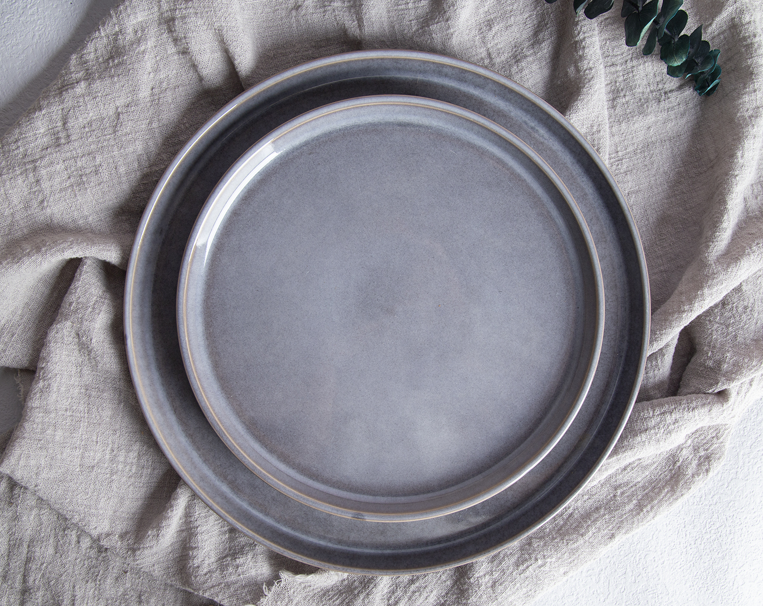 CHANGSHA HAPPY GO Embossed Stoneware with Reactive Glaze in Earthy Tones |happygodinnerware.com