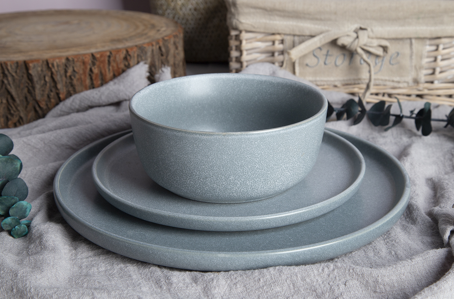 CHANGSHA HAPPY GO Stoneware Reactive Glaze Tableware Set in Elegant Gray |happygodinnerware.com
